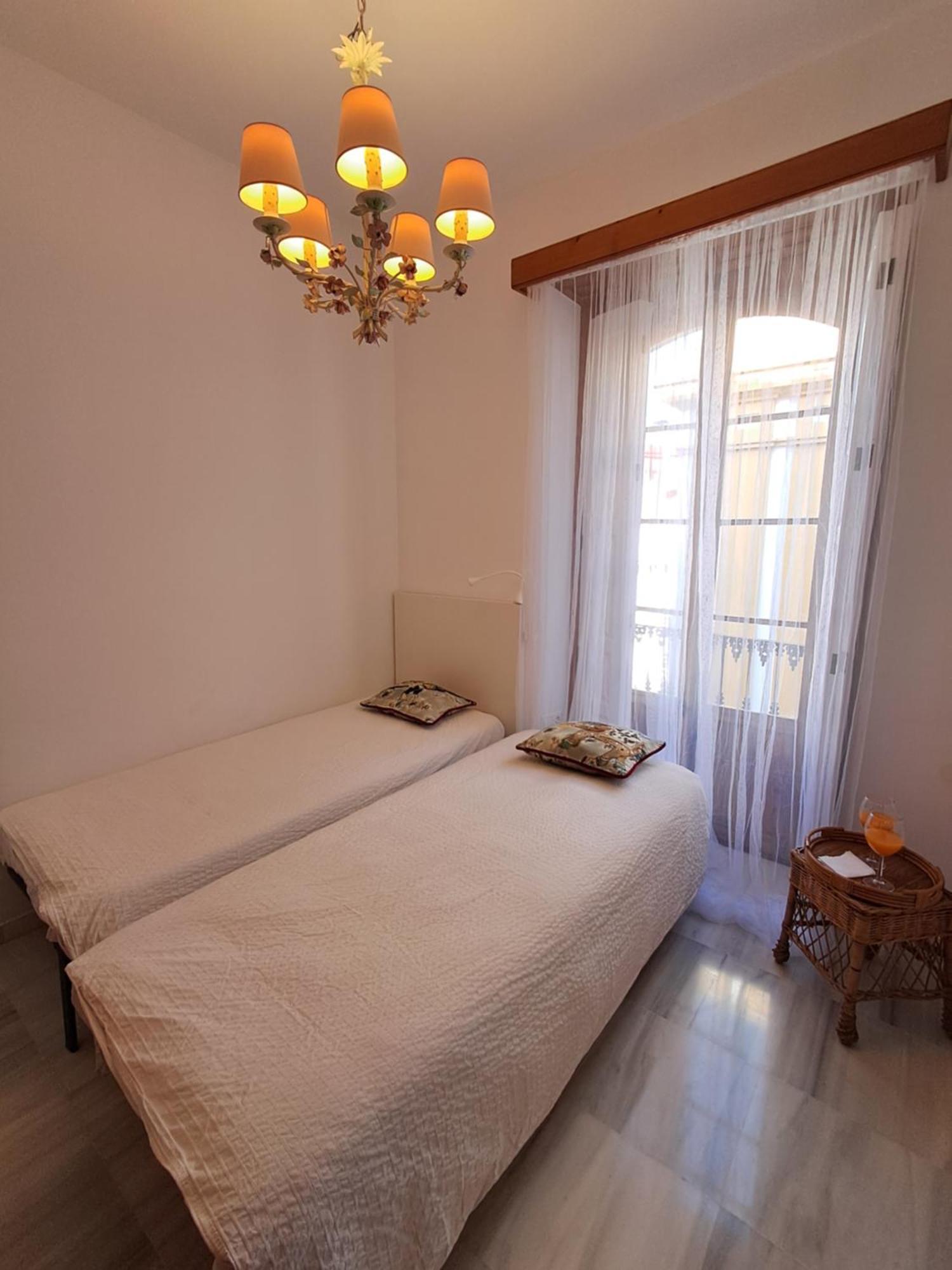 Apartamentos Almirante Hoyos Севілья Екстер'єр фото