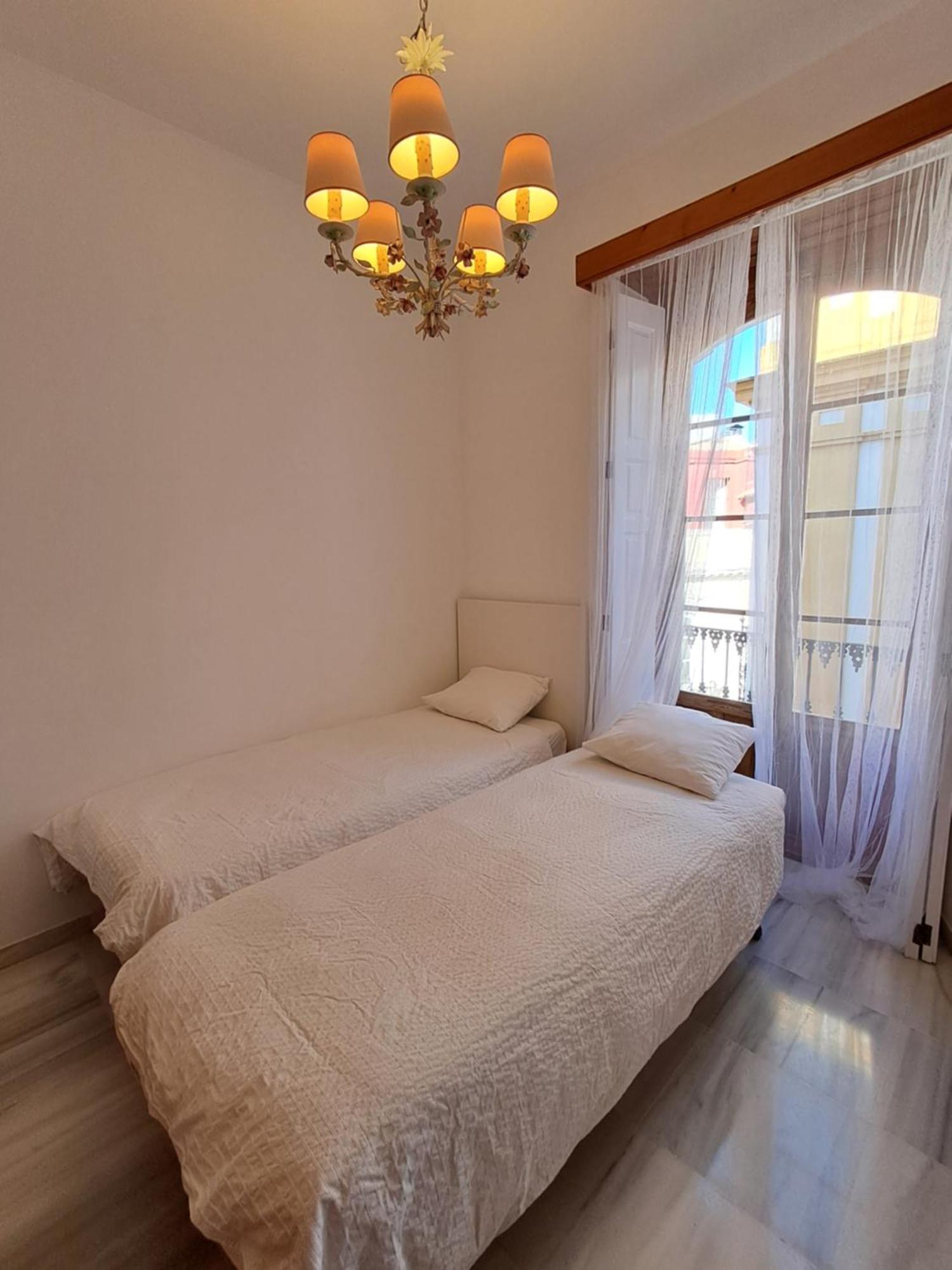 Apartamentos Almirante Hoyos Севілья Екстер'єр фото
